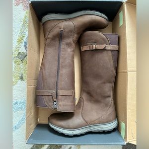 Never Worn* Eddie Bauer Lodge Boots size 7